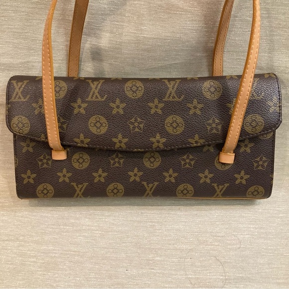 UNBRANDED Made in Mexico Little Baguette Style Shoulder Bag with Internal Pocket - Picture 2 of 12